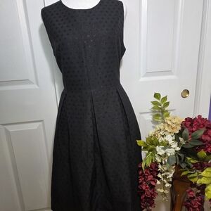Chic Black Sleeveless Midi Dress